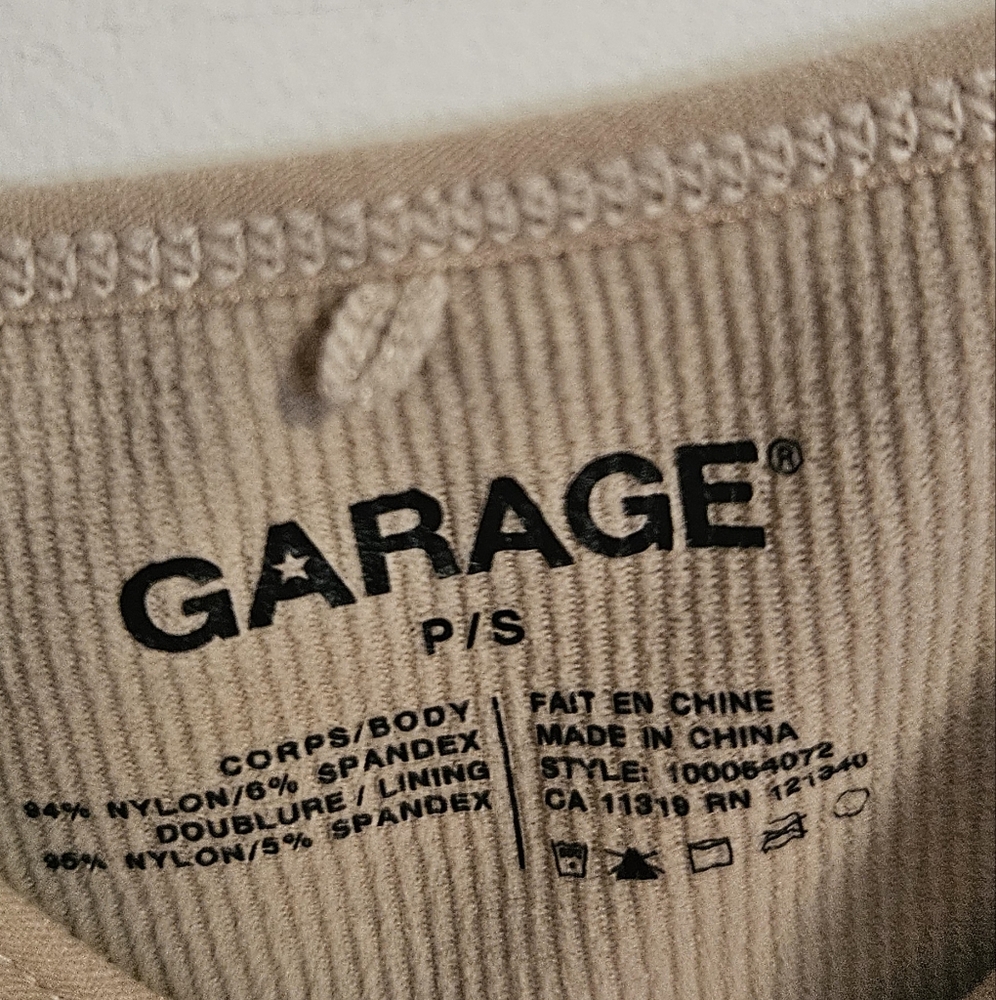 Crop top - Picture 2 of 2